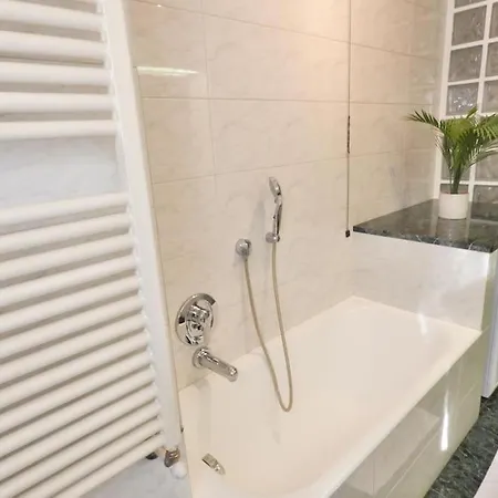 Welcome House Center Апартаменты *